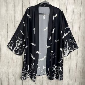 Spooky Bat Halloween Black White Short Sleeve Open Style Robe Large
